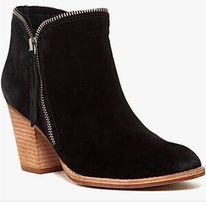 Dolce vita jana black suede pointed toe zipper ankle boots